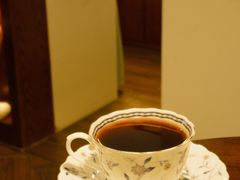 -Café Monson