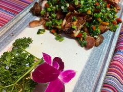 -香巴拉云南餐厅(华莱坞店)