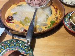 -洱火云南酸菜牛肉火锅(石景山当代商城店)