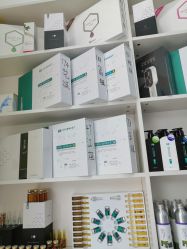 -黑奥秘脱发白发中心