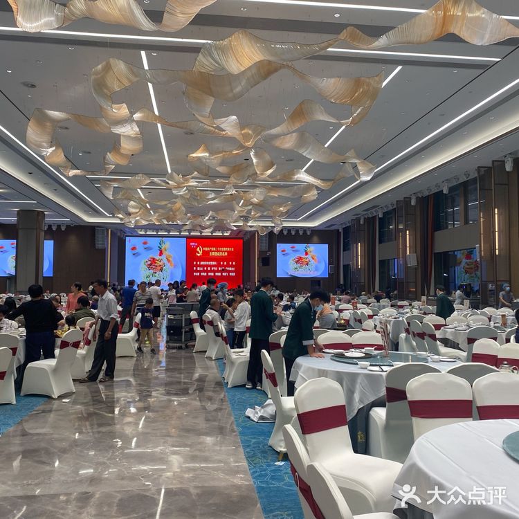 终于来打卡了，出品不错菜品味道都很好