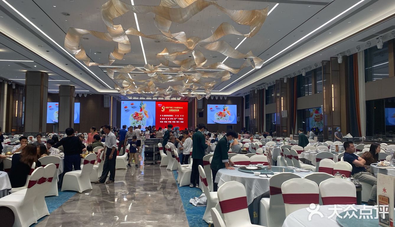 终于来打卡了，出品不错菜品味道都很好