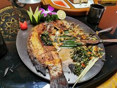 香茅草烤罗非鱼-麦麦山云南菜(复地活力城店)