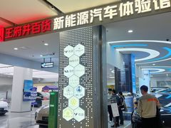 -王府井百货熙地港店