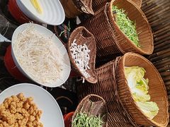 -金马门国际美食百汇(珞喻路店)