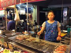 -六合夜市