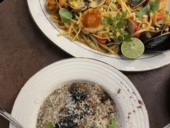 -Oasis Bar & Grill