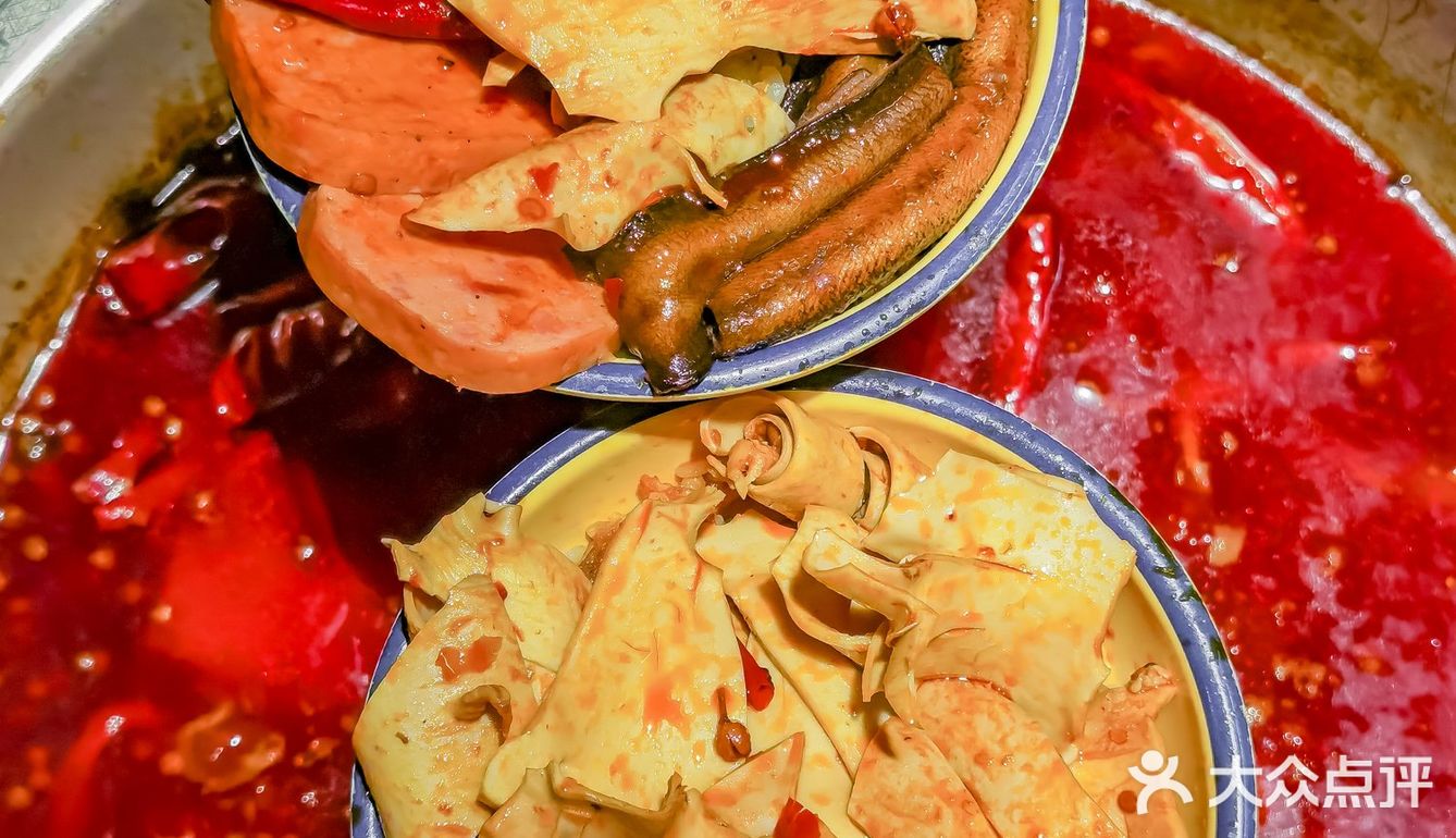黄喉配猪排😋在万勇超新店get√新吃法！