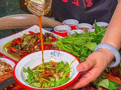 -烧哥美蛙肥肠鱼火锅·十五年社区店