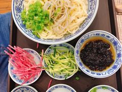 老北京炸酱面-门框胡同百年卤煮(新街口店)