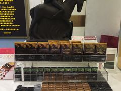 面包甜点陈列柜-GODIVA(王府井apm店)