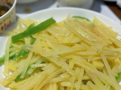 -乡土特色.冷锅鱼.牦牛肉汤锅