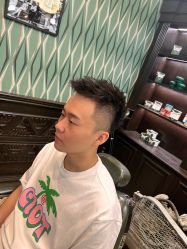 -海文先生国潮烫染男士理发馆