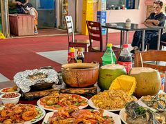 -岛中岛·海鲜大排档·万宁老字号(东澳店)