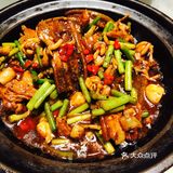 菜品摆盘较讲究，是我喜欢的咸鲜口味