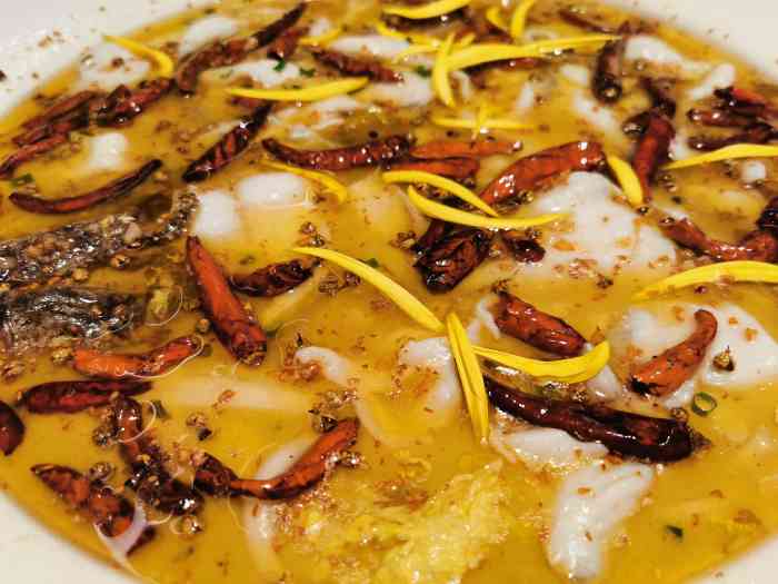 渔语鱼·酸菜鱼新川菜(皇庭广场店)