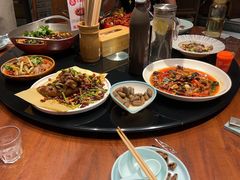 -川流不息·地道川菜·小龙虾(新松江路店)