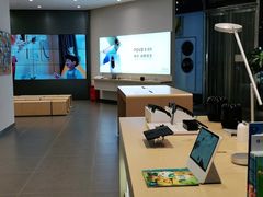 -华为授权体验店(中山公园来福士)