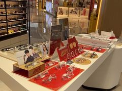 -博士眼镜集团石人工眼镜(虹口万泰店)