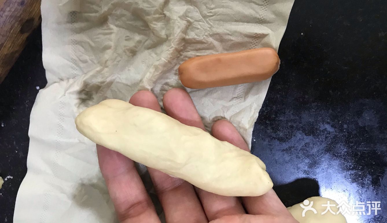 宝宝超喜欢的手工制作迷你红糖香肠包