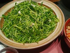 炝炒豌豆苗-纯阳•六两酒馆