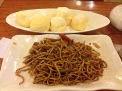 雪衣豆沙&黑椒牛柳炒面-麦香坊(伏波山店)