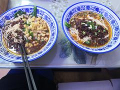 -渝之汇牛肉豌杂面