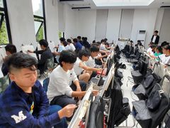 -上海市建平中学西校华城校区