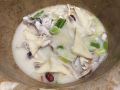 -滇香肴·云南菜蒸汽石锅鱼(云南北路店)