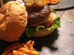 -HIGH FIVE哈福手工汉堡(桂林路店)