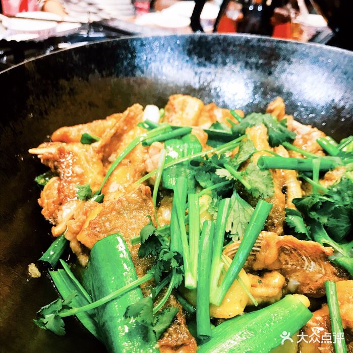 东旺·顺德菜特色店蒜子焖北江鲶鱼图片