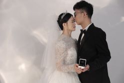 -莫兰迪婚纱摄影