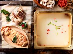 -尚尚仙·酸汤猪手·猪肚鸡火锅(华联万柳购物中心店)