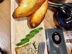 鸡肝酱配法棍-小隐(淮海路店)