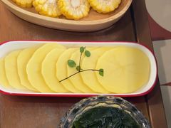 -洪氏嗨捞·广东猪肚鸡·椰子鸡火锅(西咸万象城店)