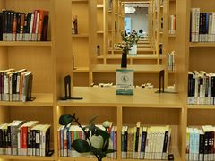 -漕河泾街道图书馆(漕河泾社区文化活动中心店)