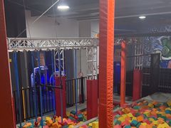 -嗨马乐动室内潮玩运动·团建·轰趴·桌游(南丰汇店)