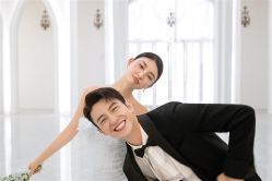 -卢浮宫婚纱摄影(银河国际店)