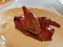 玻璃皮烤乳鸽-富力丽思卡尔顿酒店·丽轩中餐厅