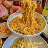 每一个平凡的日子，都值得一碗温暖的蟹黄面