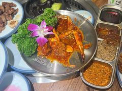 -明洞阿姨·韩式酱蟹烤肉·创意料理(三元桥店)