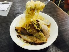 猪颈肉芝士捞公仔面-新记餐厅(香槟大厦店)