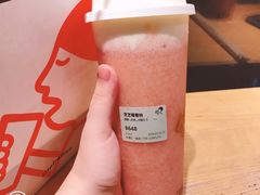 芝芝草莓桃-喜茶(东莞汇一城店)