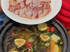 -鹏鹏虾庄·创新土鸡火锅(坪山高铁站店)