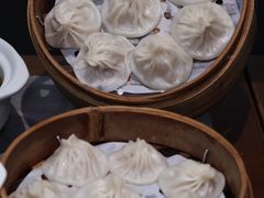 -莱莱小笼·乔艾