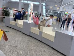 -周黑鸭(地铁虹桥火车站店)