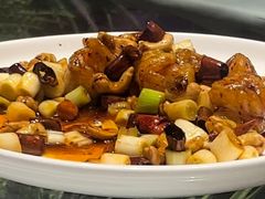 宫保虾球-尘香•传统川菜(创汇首座店)
