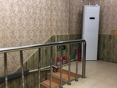 -扒虾小妹儿麻辣海鲜(宏图街店)