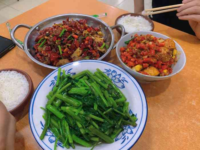 老游独一佳湘菜馆(高新四路店)-"一个位置隐蔽的地方,在大都会附近