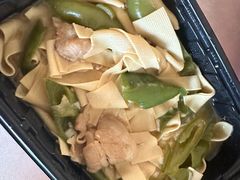 -关东小磨东北菜(上海长风大悦城店)